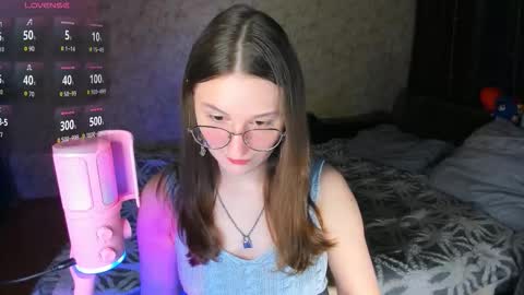 Snapshot of oskar_fucker chatting on 09.17.25 Leliana online show from 09.17.25