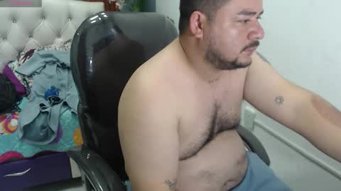 Snapshot of oso_gael chatting on 02.06.26 Bear Gael online show from 02.06.26