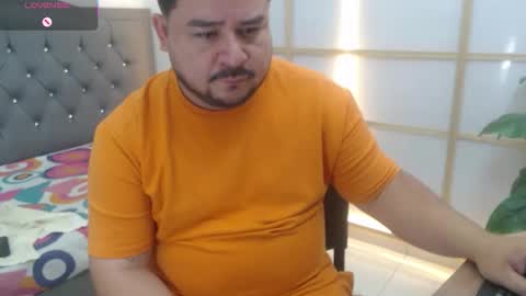 Snapshot of oso_gael chatting on 05.21.26 Bear Gael online show from 05.21.26