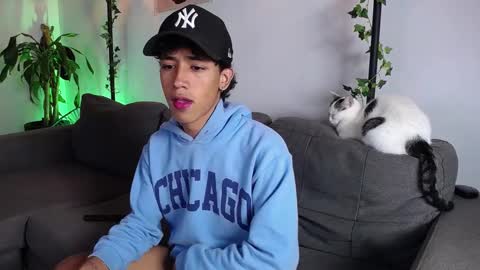 ostin 18hot online show from 12.13.24