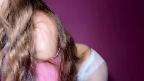 Snapshot of outerspace2000 chatting on 09.25.25 outerspace2000 online show from 09.25.25