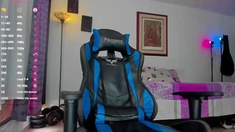 Snapshot of oween_roberts chatting on 01.15.25 Oween online show from 01.15.25