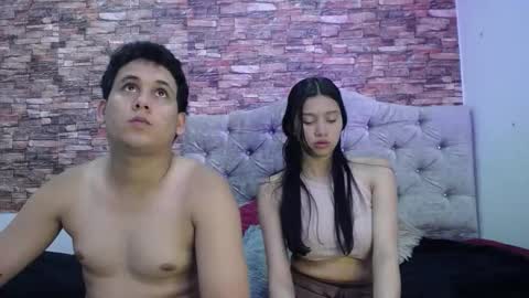 Snapshot of owenandrosecs chatting on 11.27.25 Owen and Rose online show from 11.27.25