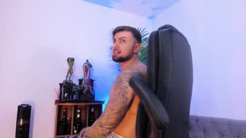 Snapshot of owenmaximus814 chatting on 10.13.25 Maximus Owen online show from 10.13.25