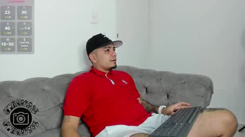 Snapshot of owensttone chatting on 10.04.25 O W E N - S T O N E online show from 10.04.25