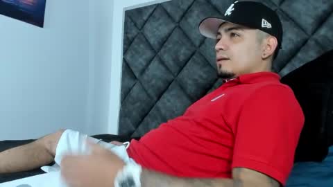 Snapshot of owensttone chatting on 11.13.25 O W E N - S T O N E online show from 11.13.25