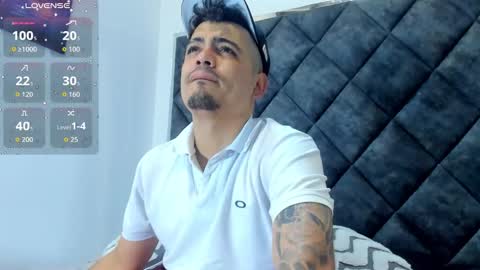 Snapshot of owensttone chatting on 11.19.25 O W E N - S T O N E online show from 11.19.25