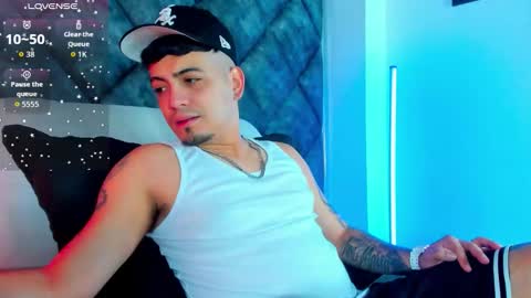 Snapshot of owensttone chatting on 12.01.25 O W E N - S T O N E online show from 12.01.25