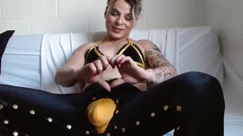 Jeannifer online show from 12.16.24