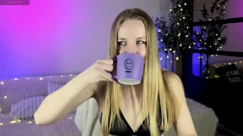 Oxy Foxie online show from 04.03.26