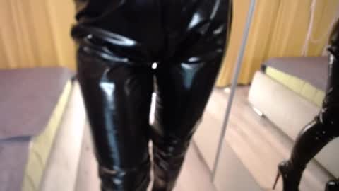 Snapshot of oxyser3nity chatting on 12.03.25 oxyser3nity online show from 12.03.25