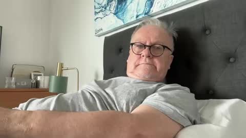 ozhairybearxxxx online show from 11.22.25