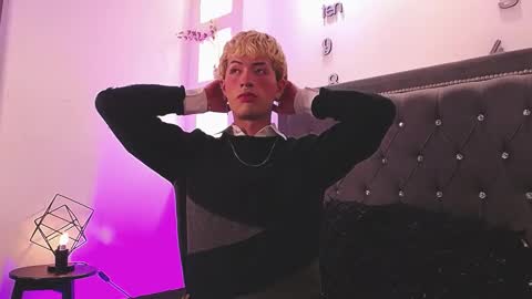 Snapshot of ozorio_dany chatting on 09.10.25 Dany Ozorio online show from 09.10.25