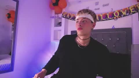 Snapshot of ozorio_dany chatting on 10.14.25 Dany Ozorio online show from 10.14.25