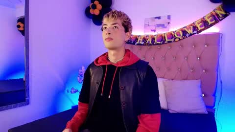 Snapshot of ozorio_dany chatting on 10.19.25 Dany Ozorio online show from 10.19.25