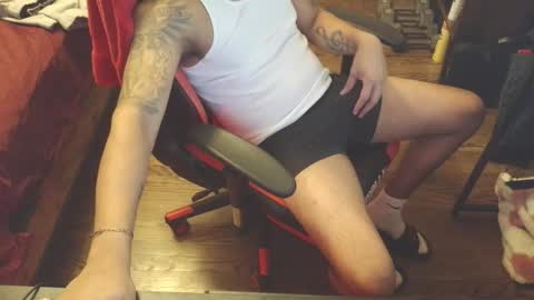 Snapshot of p_m_w_4l chatting on 12.15.25 Jay M online show from 12.15.25