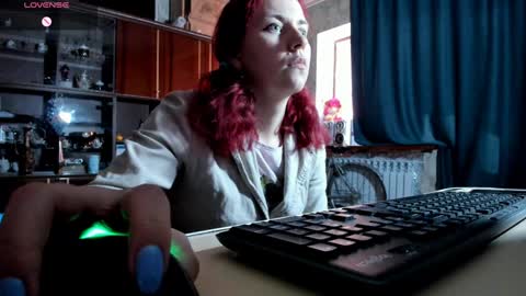 Ella online show from 02.04.25