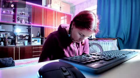 Ella online show from 02.07.25