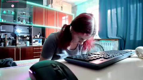 Ella online show from 03.06.25