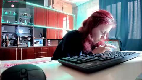 Ella online show from 03.08.25