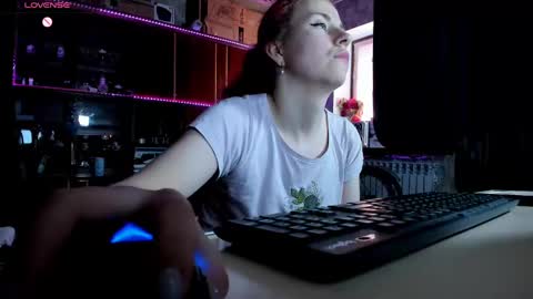 Ella online show from 03.10.25