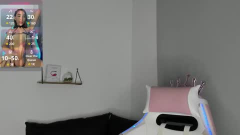 Snapshot of pablohot_5 chatting on 02.12.25 kYLIE online show from 02.12.25