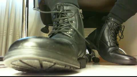 Snapshot of pablomenesssl chatting on 01.08.25 Pablo Meness online show from 01.08.25