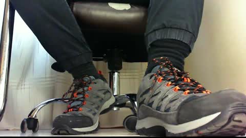 Snapshot of pablomenesssl chatting on 01.15.25 Pablo Meness online show from 01.15.25