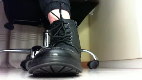 Snapshot of pablomenesssl chatting on 02.09.25 Pablo Meness online show from 02.09.25