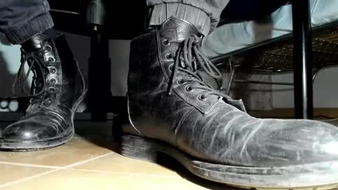 Snapshot of pablomenesssl chatting on 11.03.25 Pablo Meness online show from 11.03.25