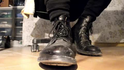 Snapshot of pablomenesssl chatting on 12.04.25 Pablo Meness online show from 12.04.25