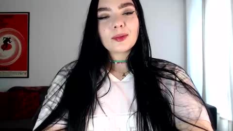 Snapshot of page_girl chatting on 09.18.25 Page 3 online show from 09.18.25