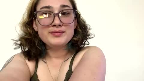 Snapshot of paigechantel chatting on 05.21.26 paigechantel online show from 05.21.26