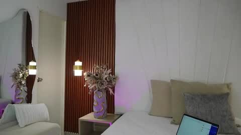 Snapshot of palmer_joness chatting on 09.17.25 Palmer Joness online show from 09.17.25