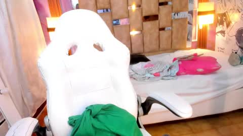 Snapshot of paloma_coquette chatting on 10.06.25 PALOMA 3 online show from 10.06.25