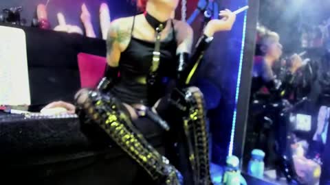 Paloma online show from 02.12.25