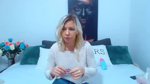 Snapshot of pamela_issy chatting on 01.06.25 PAMEL ISSY online show from 01.06.25