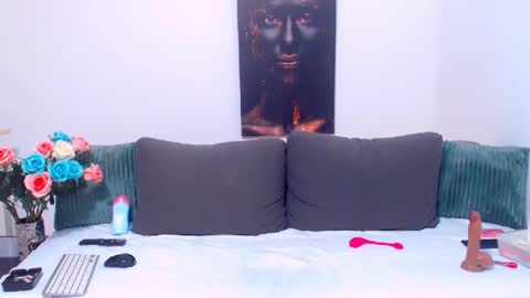 Snapshot of pamela_issy chatting on 01.18.25 PAMEL ISSY online show from 01.18.25