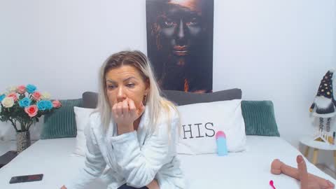 Snapshot of pamela_issy chatting on 02.02.25 PAMEL ISSY online show from 02.02.25