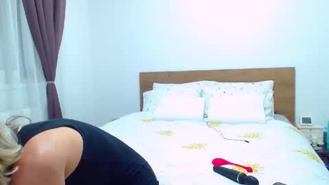 Snapshot of pamela_issy chatting on 03.23.26 PAMEL ISSY online show from 03.23.26