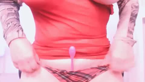 Snapshot of pamelafox chatting on 10.06.25 PAMELAFOX online show from 10.06.25