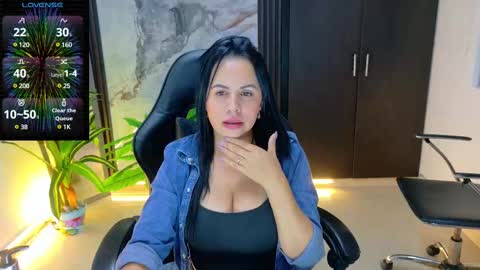 Paola online show from 02.11.25