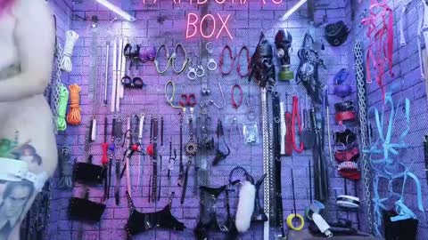 Snapshot of pandoranez chatting on 01.25.25 PandoraNez online show from 01.25.25