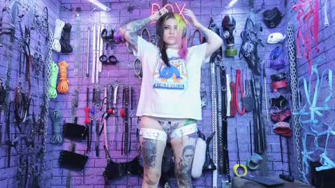 Snapshot of pandoranez chatting on 01.25.25 PandoraNez online show from 01.25.25