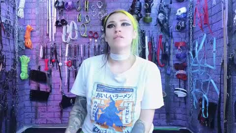 Snapshot of pandoranez chatting on 02.20.25 PandoraNez online show from 02.20.25