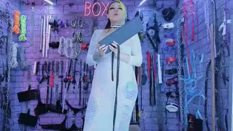 Snapshot of pandoranez chatting on 09.16.25 PandoraNez online show from 09.16.25