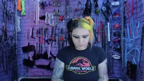 Snapshot of pandoranez chatting on 10.02.25 PandoraNez online show from 10.02.25