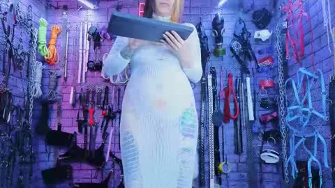 Snapshot of pandoranez chatting on 10.21.25 PandoraNez online show from 10.21.25