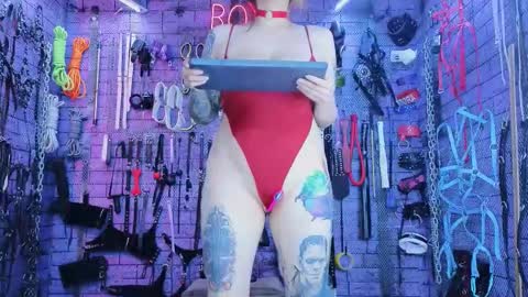 Snapshot of pandoranez chatting on 10.25.25 PandoraNez online show from 10.25.25