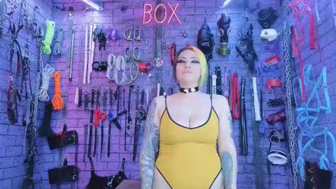 Snapshot of pandoranez chatting on 11.22.25 PandoraNez online show from 11.22.25